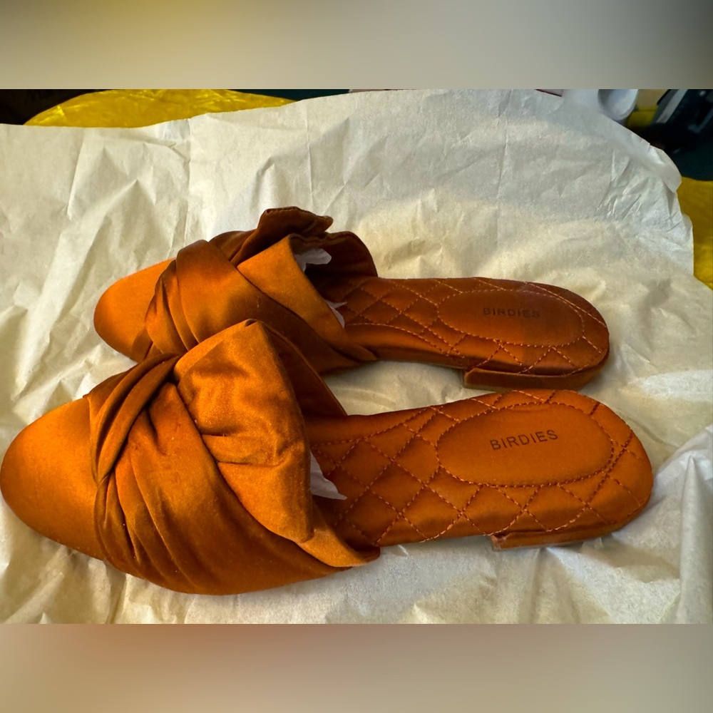 Birdies rust color mule
Size 7.5